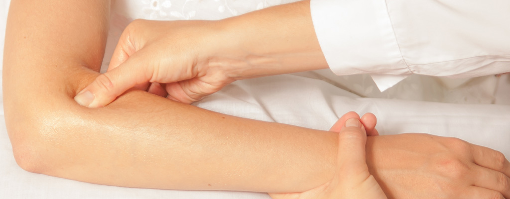 How Physical Therapy Can Help Golfers Resolve Golfers’ Elbow